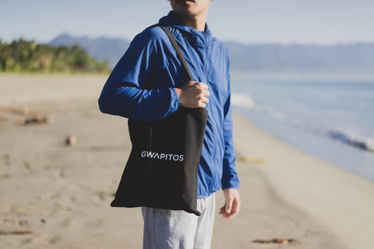 Classic Tote in Black