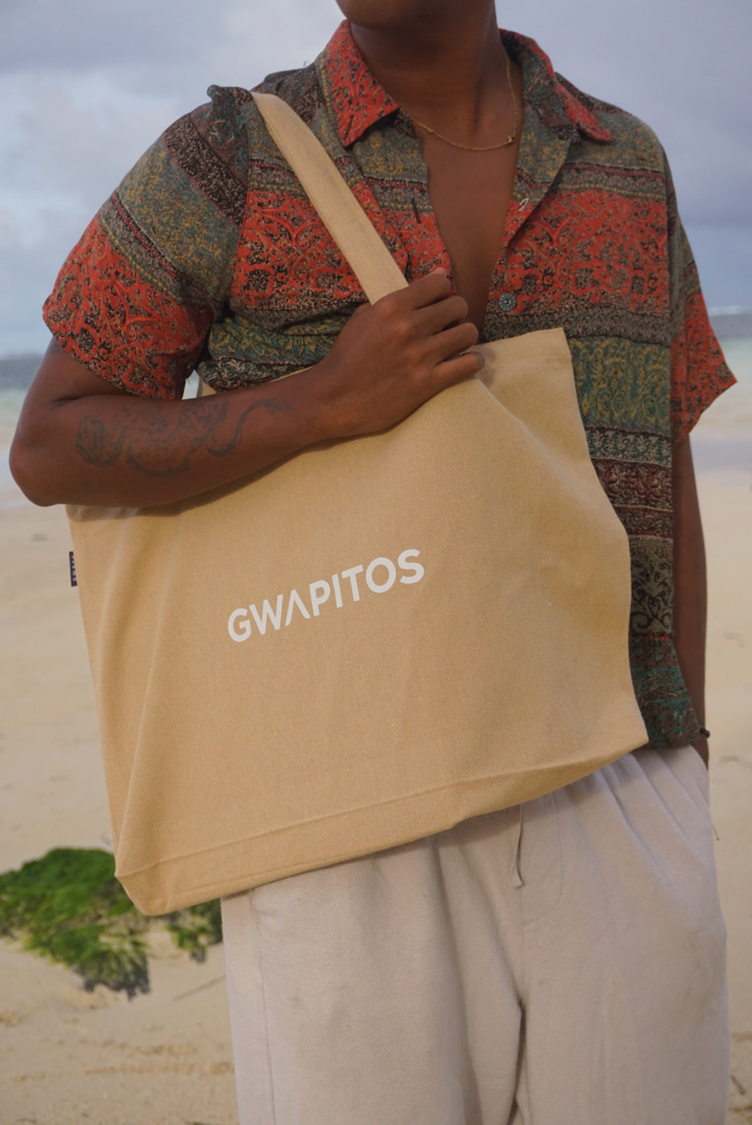 Classic Tote in Sandstone